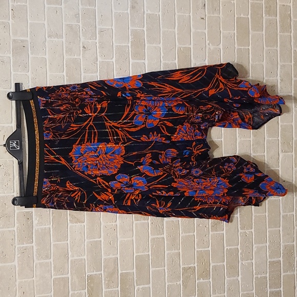 Desigual New Women's Black and Red Floral Prints Viscose Hanky Hem Skirt (Sz M) - Picture 2 of 12